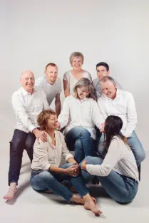 mélange de photographies de femmes réalisées en studio photo - photographies expressives et émotionnelles - studio photo haut de gamme à lyon - Emilie Minary studio 