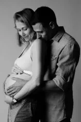 mélange de photographies de femmes réalisées en studio photo - photographies expressives et émotionnelles - studio photo haut de gamme à lyon - Emilie Minary studio 