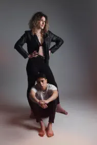 mélanges de photographies de femmes réalisées en studio photo à Lyon - Book modèle - portrait artistique noir et blanc - Portrait éditorial femme posture mode – séance book comédienne - photographie d’art studio Lyon 